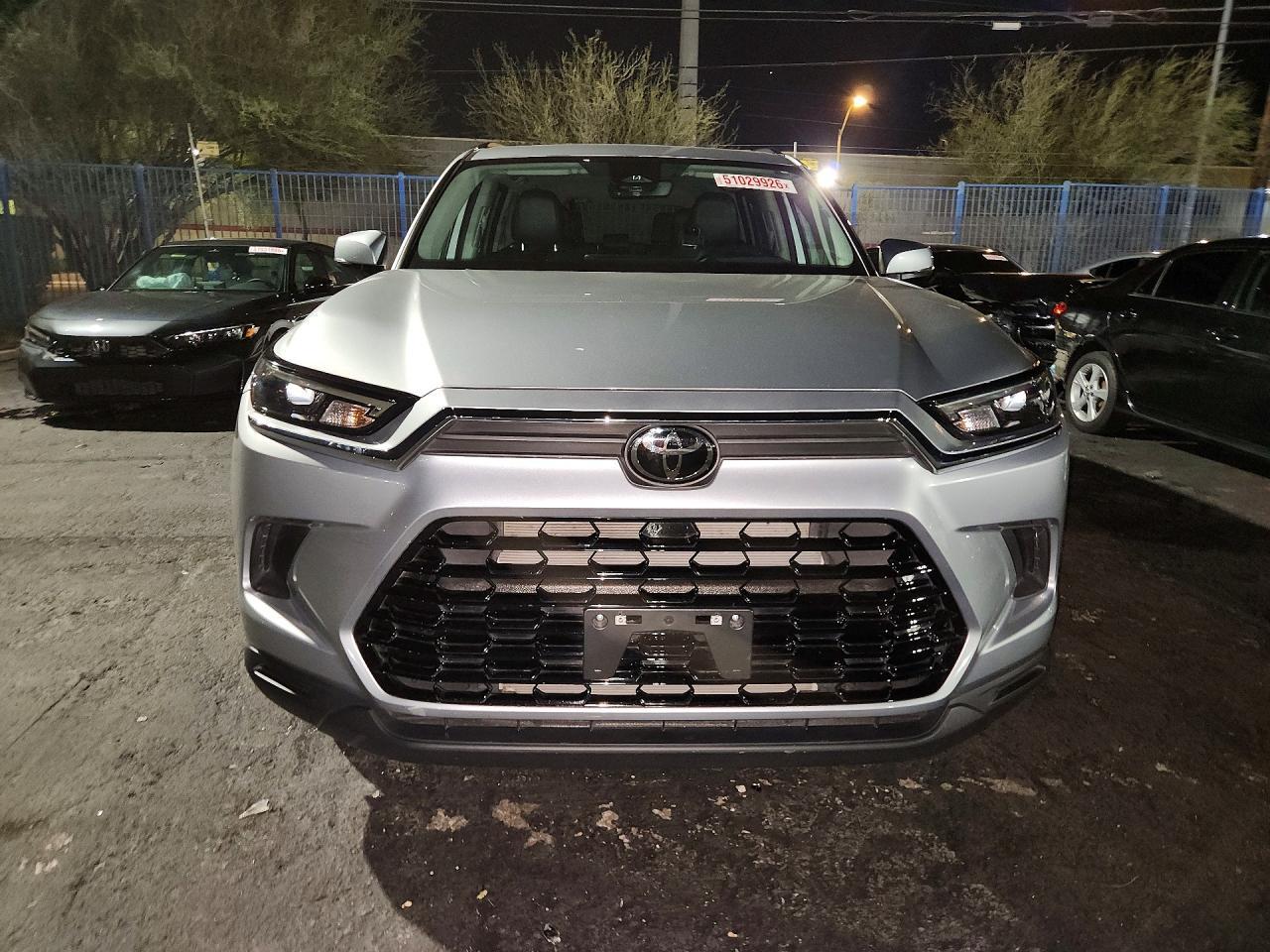 2025 Toyota Grand Highlander Xle - zdjęcie 5