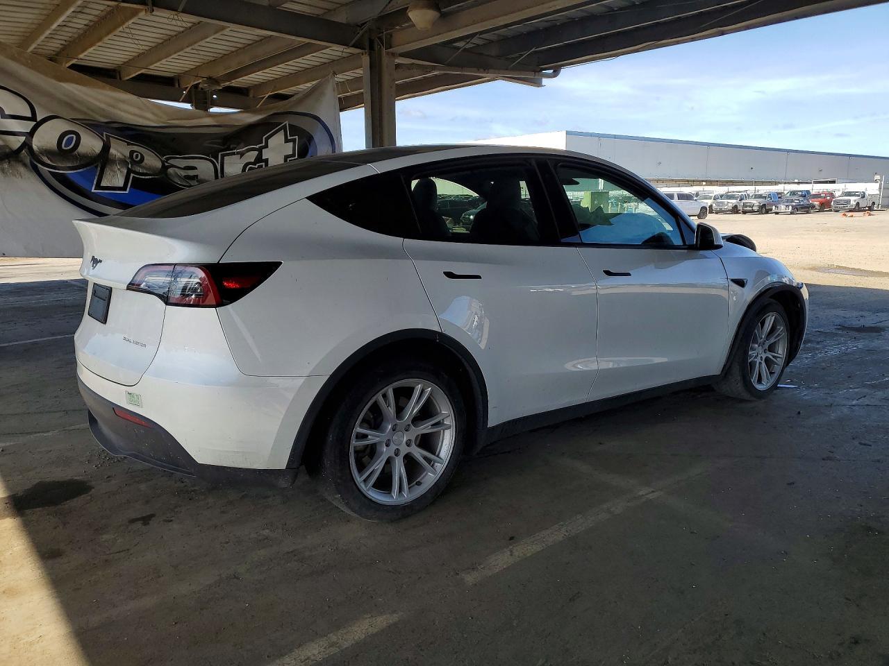 2023 Tesla Model Y - zdjęcie 3
