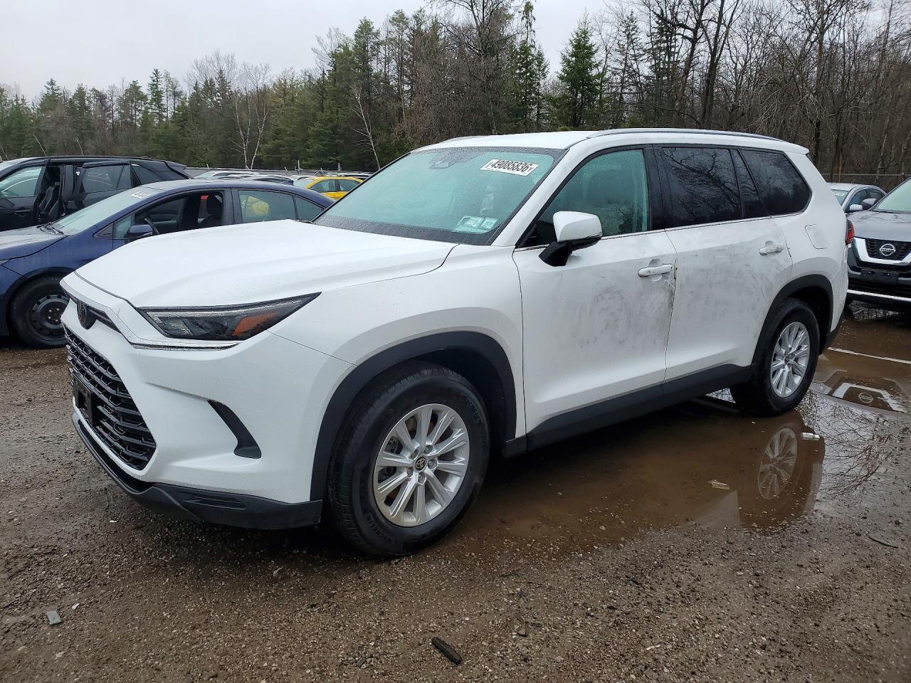 2024 Toyota Grand Highlander Xle - zdjęcie główne