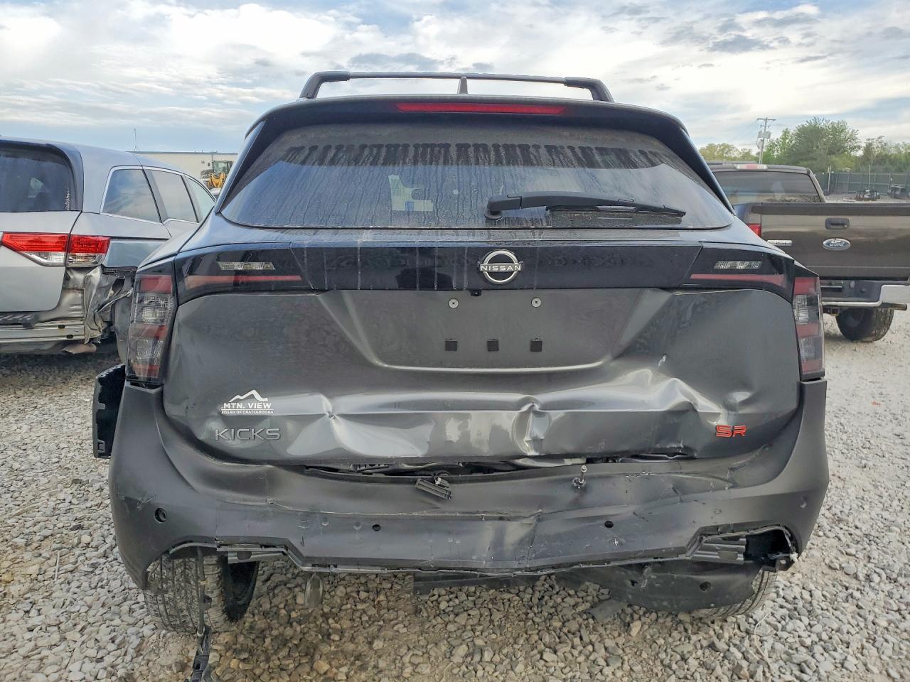 2025 Nissan Kicks Sr - zdjęcie 6