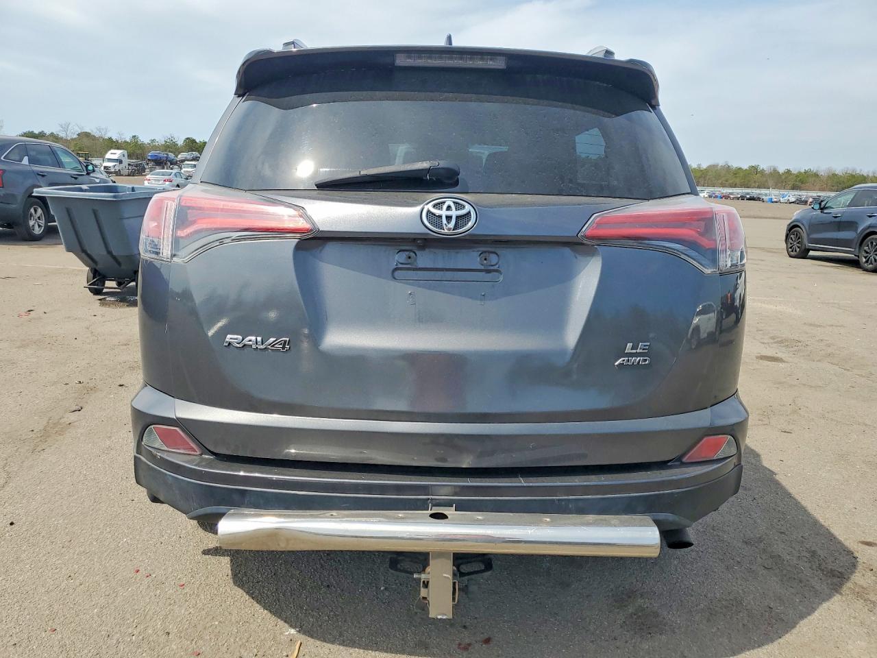 2016 Toyota Rav4 Le - zdjęcie 6