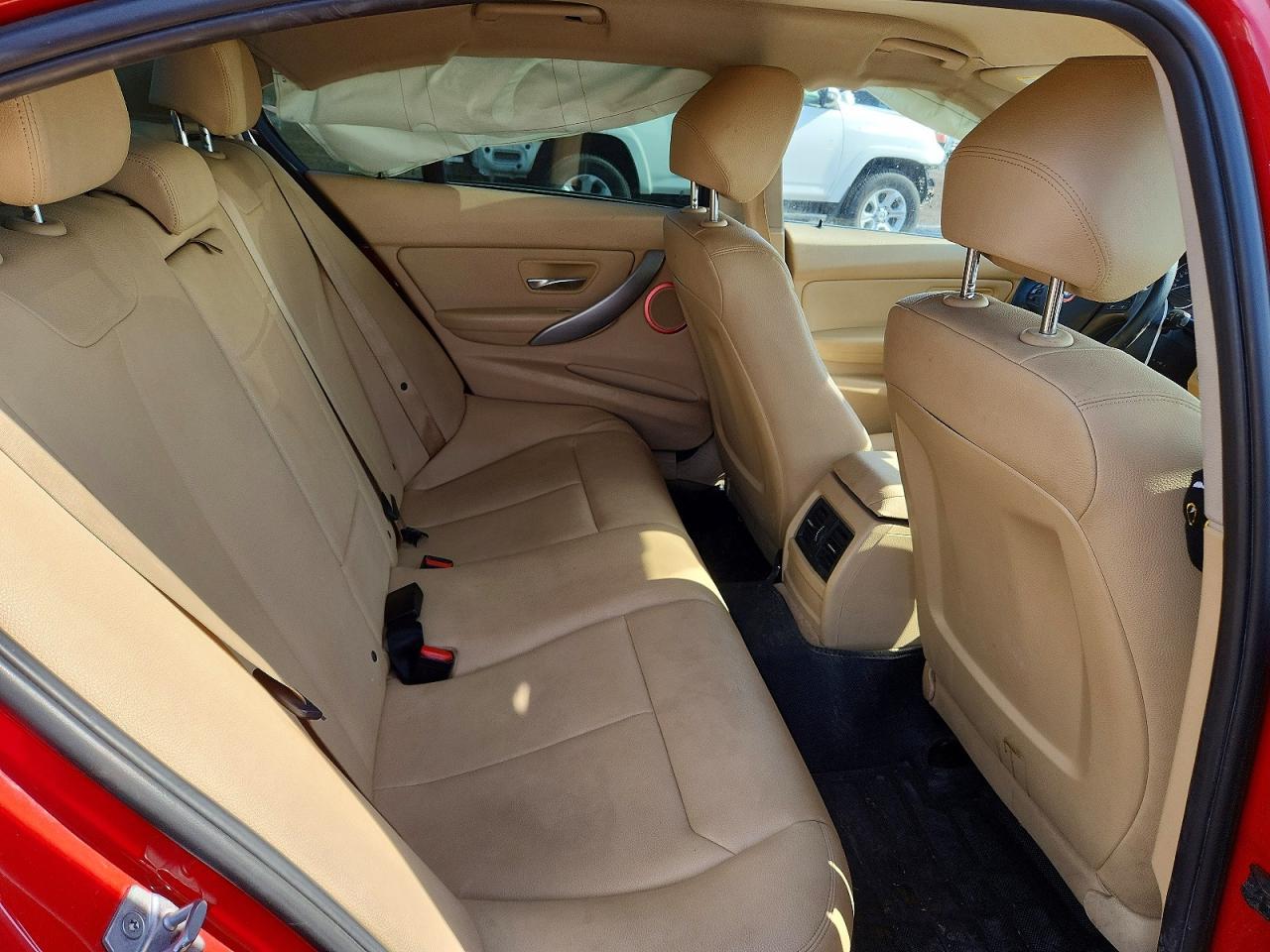 2016 BMW 320 Xi - zdjęcie 10