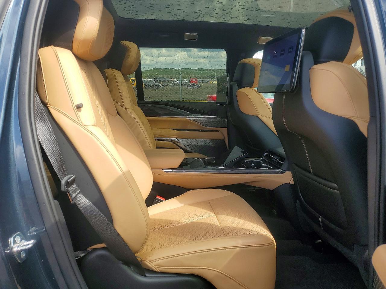 2026 Cadillac Escalade Iq L Sport-2 - zdjęcie 11