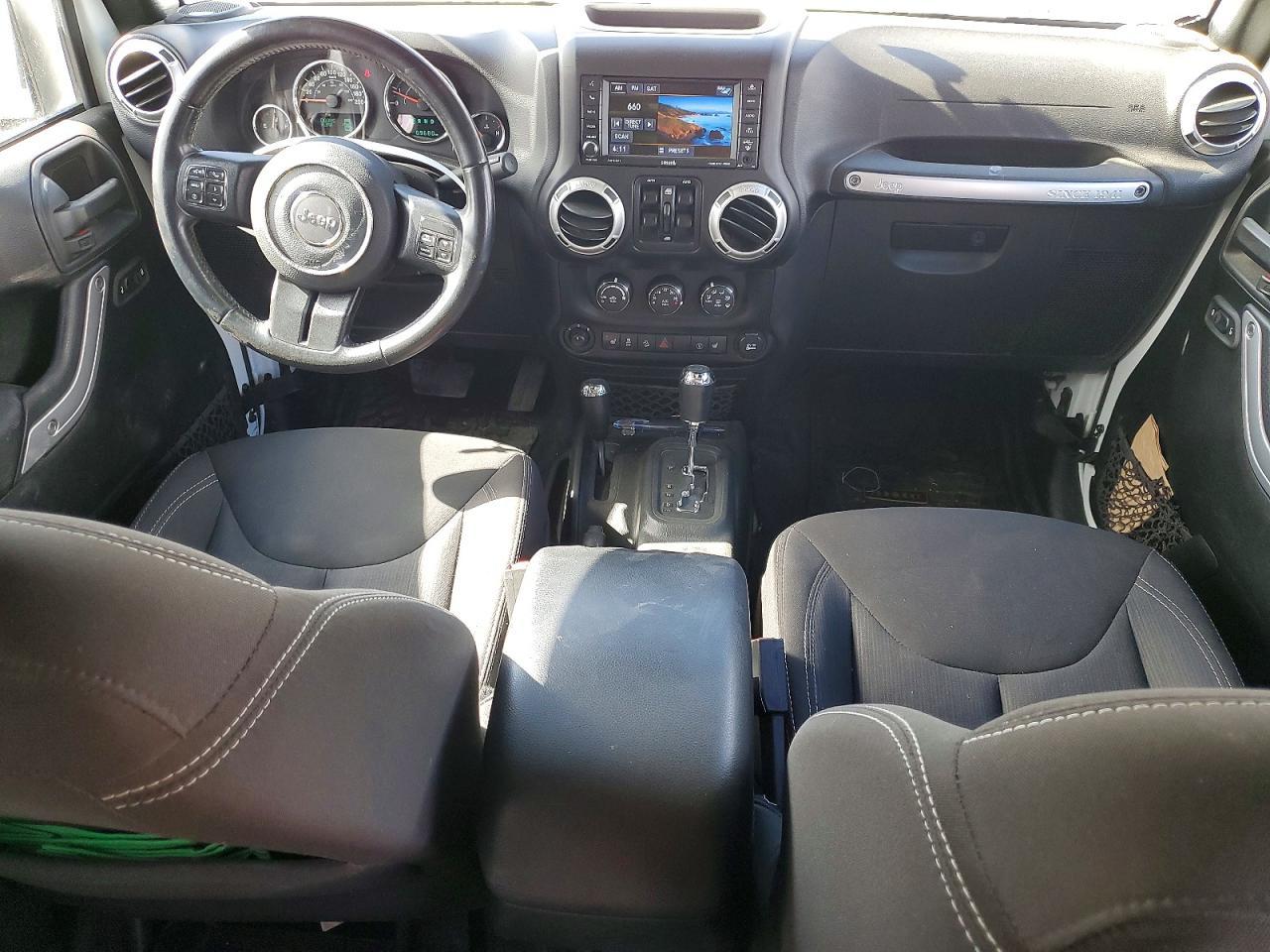 2013 Jeep Wrangler Unlimited Sahara - zdjęcie 8