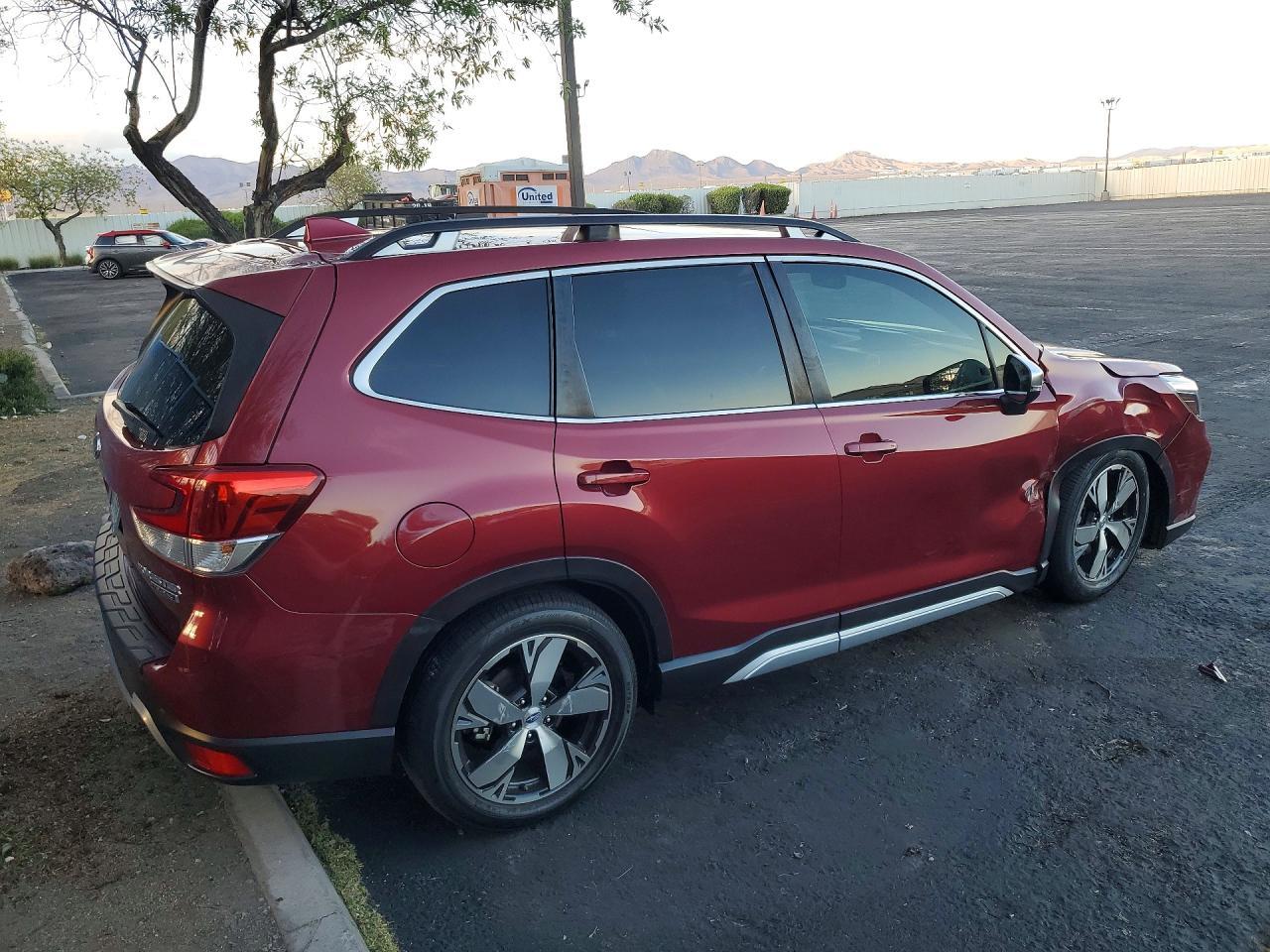 2021 Subaru Forester Touring - zdjęcie 3
