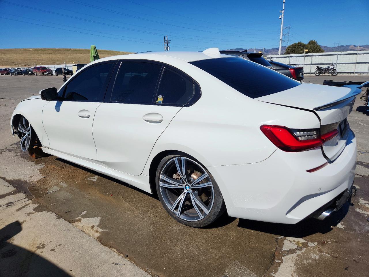 BMW Seria 3 - zdjęcie 2