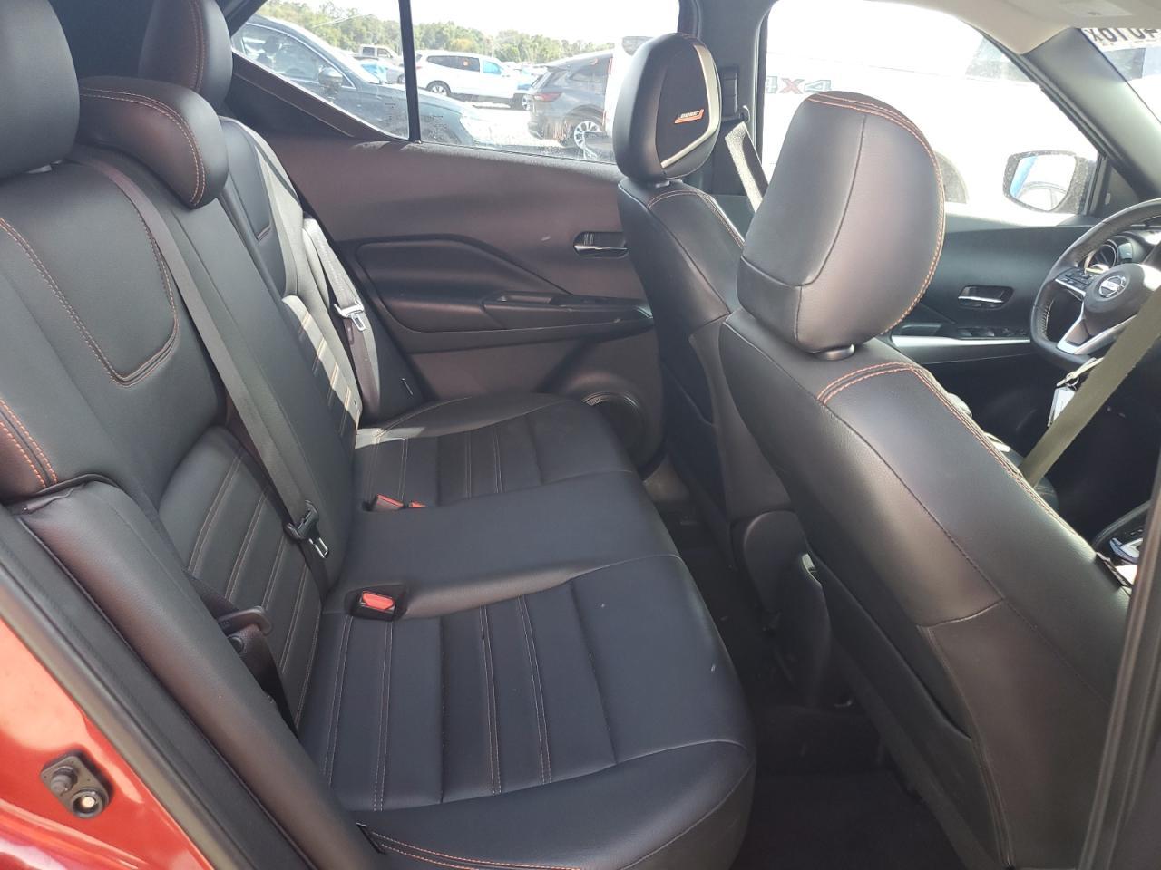 2020 Nissan Kicks Sr - zdjęcie 11