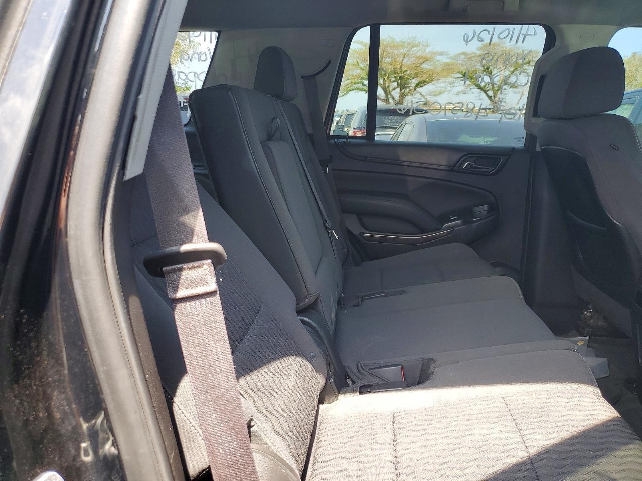 2015 Chevrolet Tahoe C1500 Ls - zdjęcie 11
