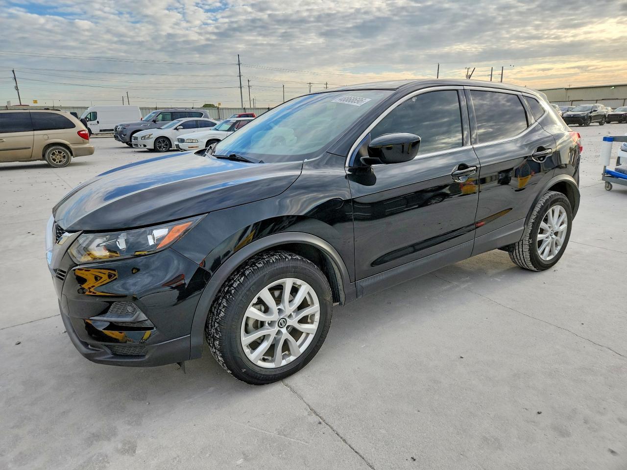 2021 Nissan Rogue Sport S - zdjęcie główne