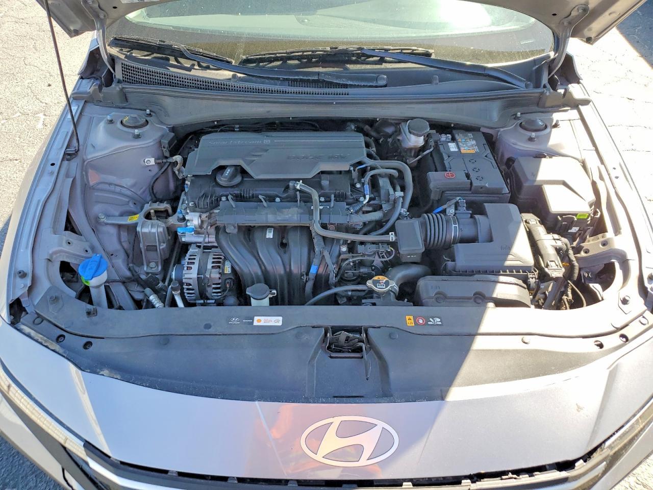 2025 Hyundai Elantra Se - zdjęcie 11