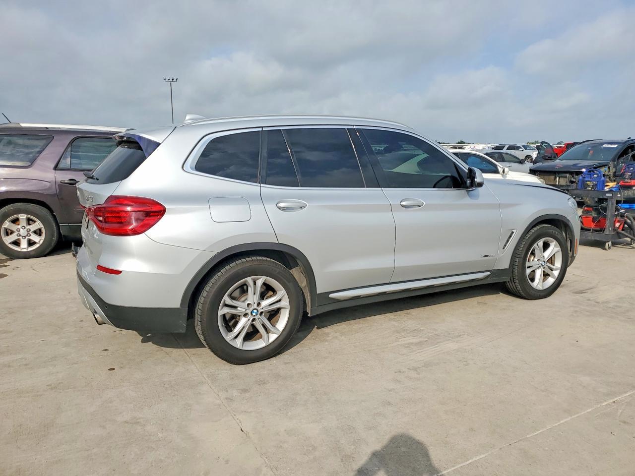 2018 BMW X3 xDrive30I - zdjęcie 3