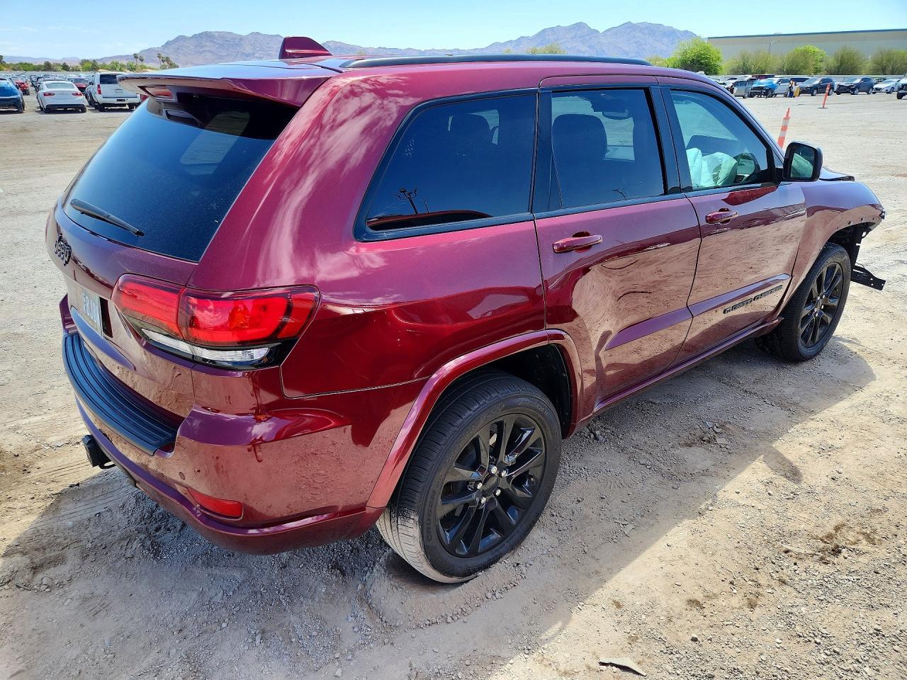 2022 Jeep Grand Cherokee Laredo E - zdjęcie 3