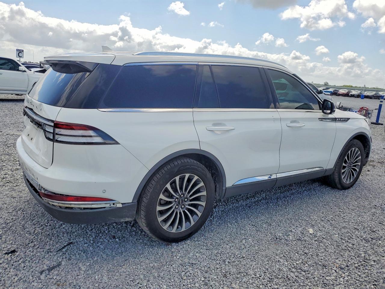 2022 Lincoln Aviator Reserve - zdjęcie 3