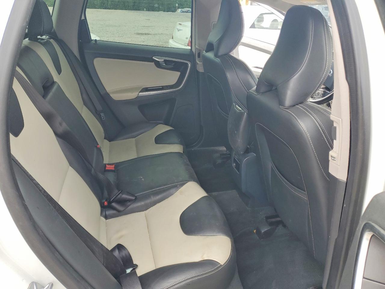 2017 Volvo Xc60 T5 Dynamic - zdjęcie 11
