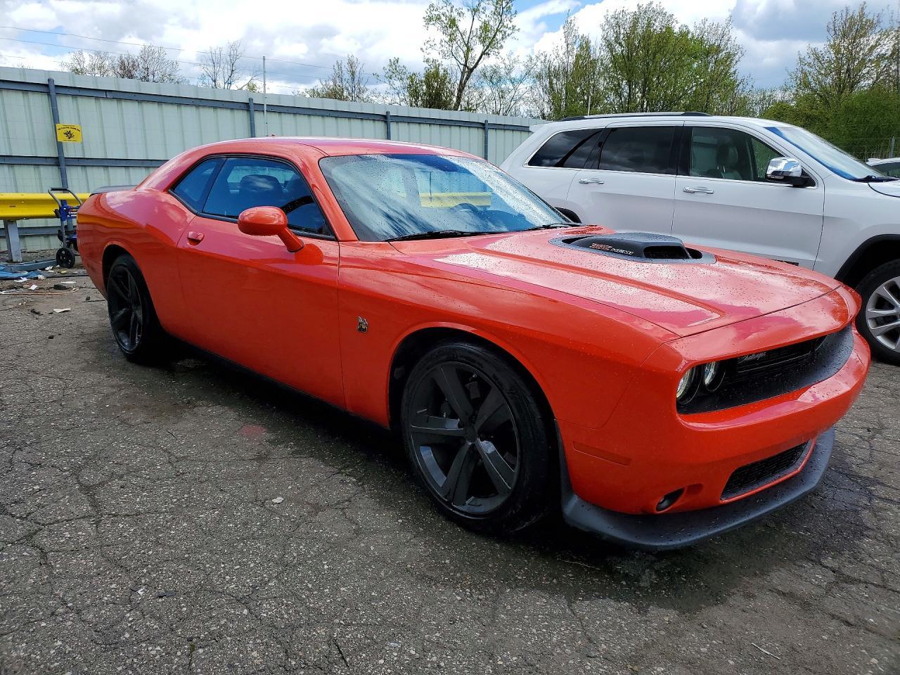 2016 Dodge Challenger R - zdjęcie 4