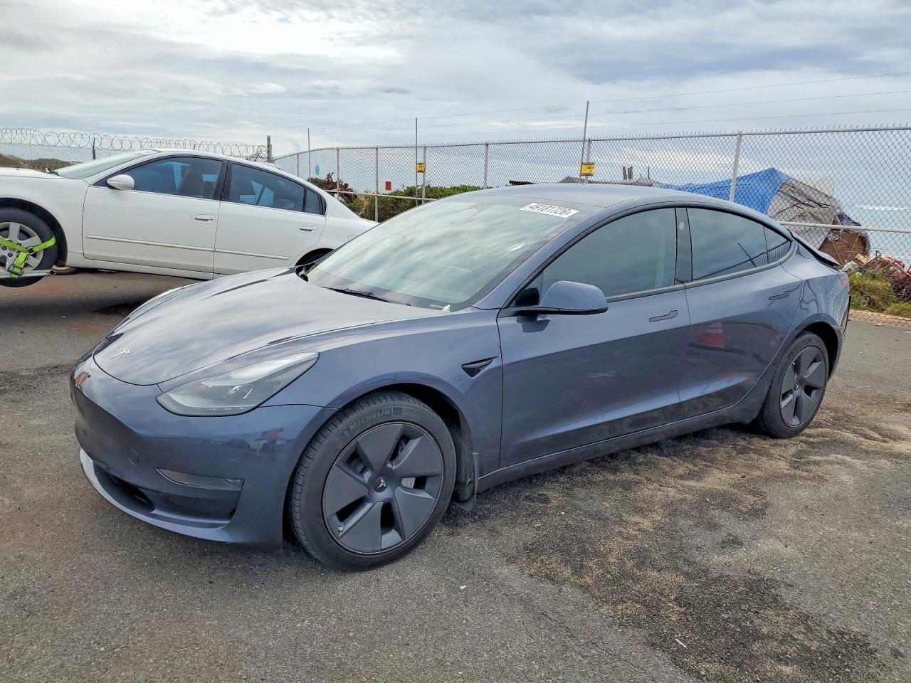 2023 Tesla Model 3 - zdjęcie główne