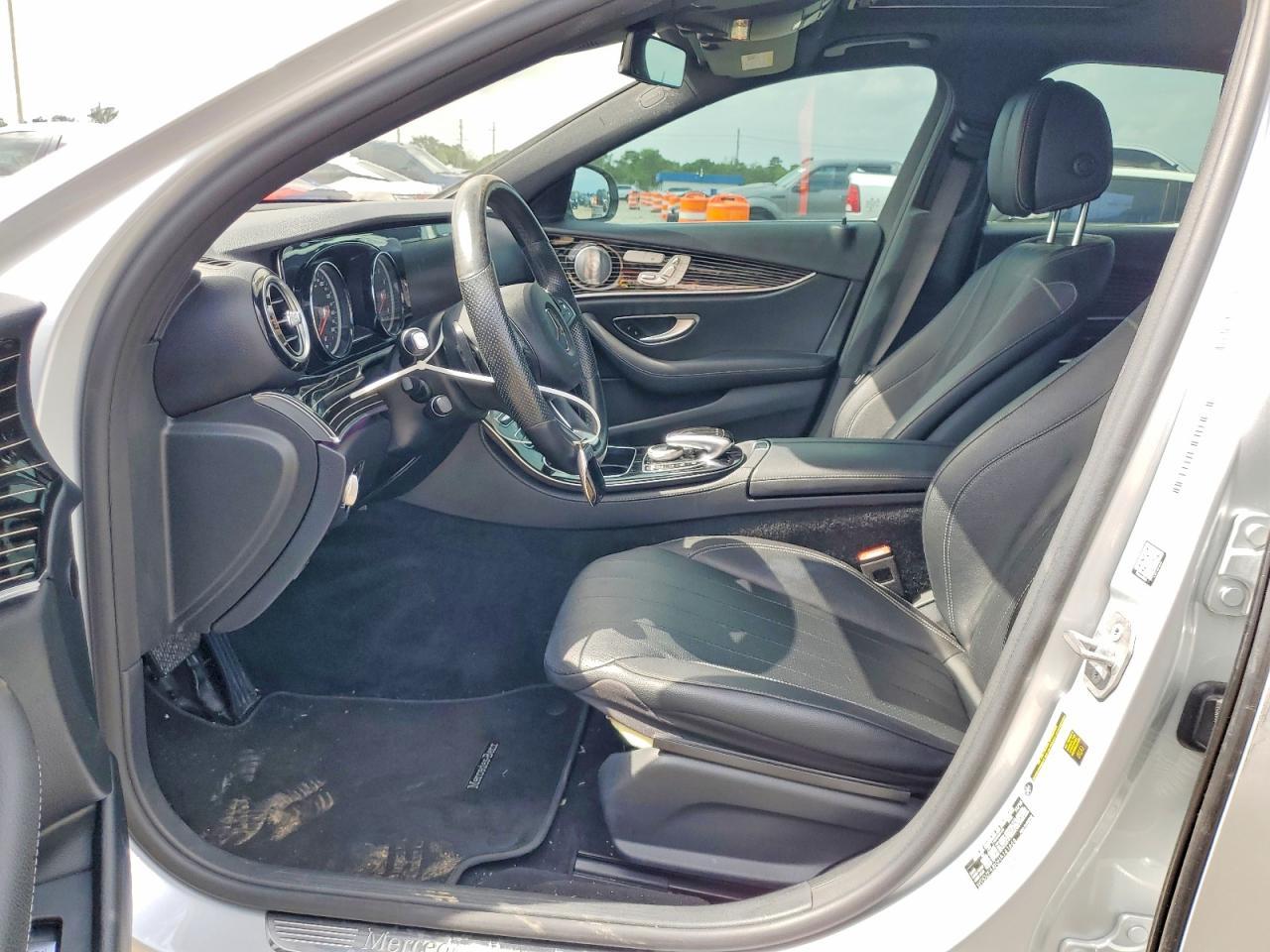 2017 Mercedes-Benz E 300 - zdjęcie 7