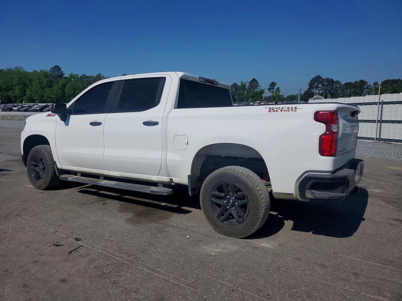 2021 Chevrolet Silverado K1500 Trail Boss Custom - zdjęcie 2