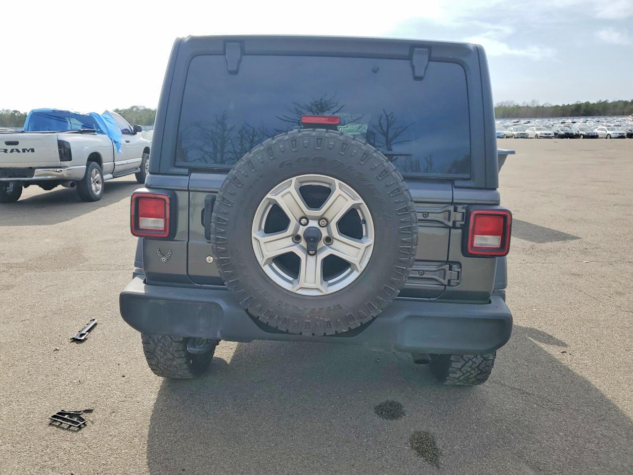 2019 Jeep Wrangler Unlimited Sport - zdjęcie 6