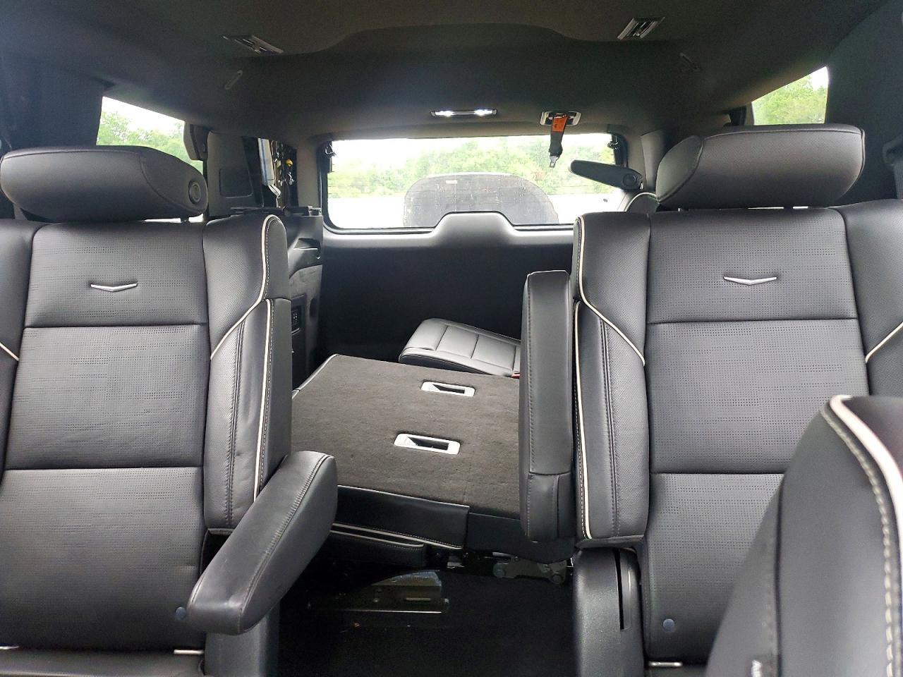 2021 Cadillac Escalade Premium Luxury - zdjęcie 10