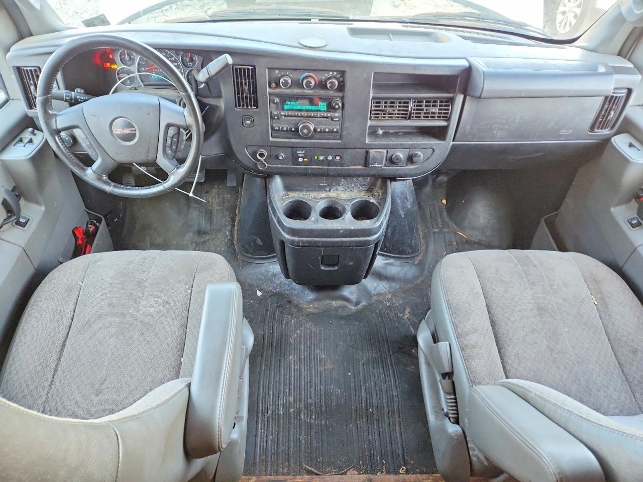 2020 GMC Savana G3500 - zdjęcie 8