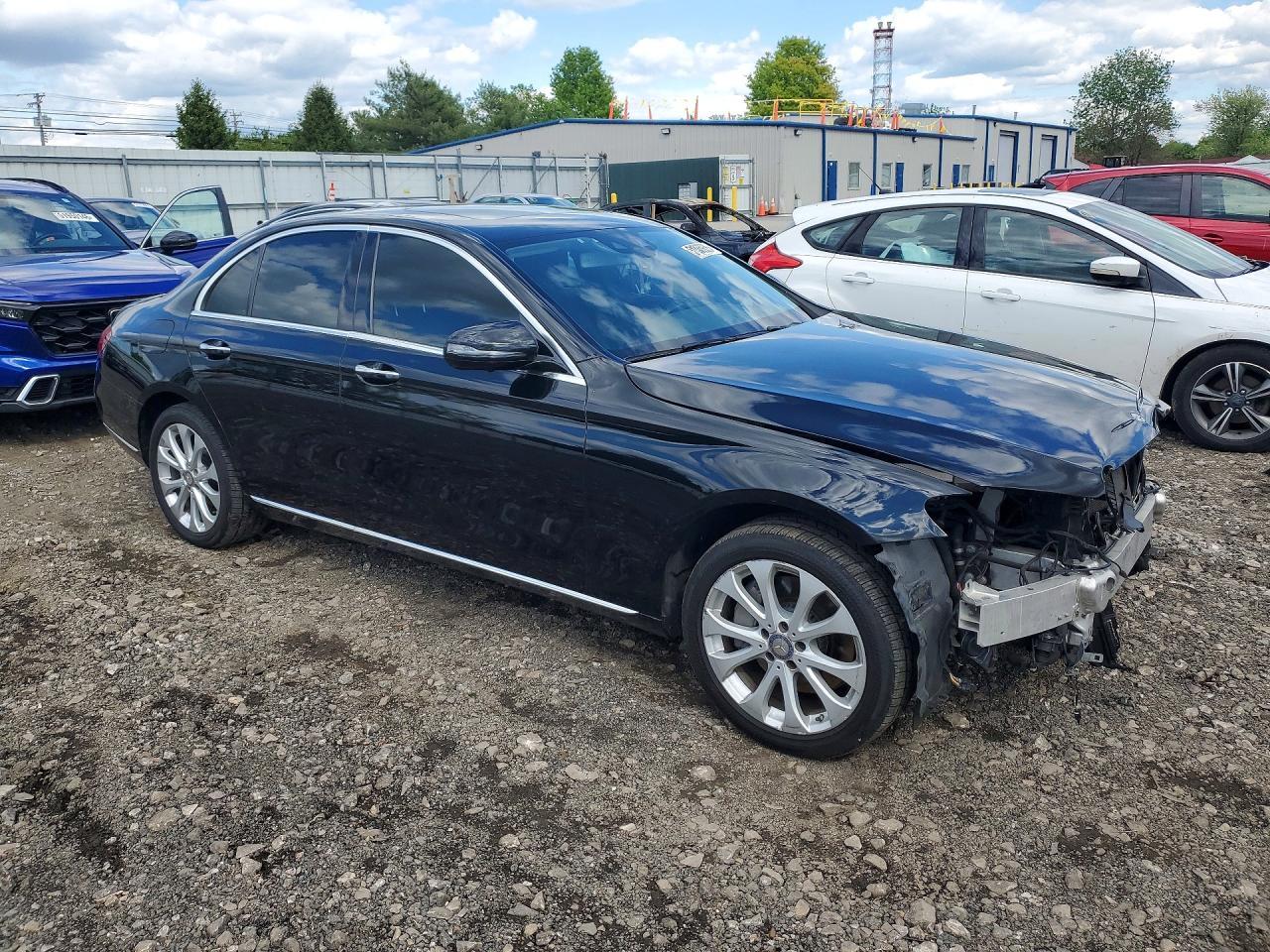 2017 Mercedes-Benz E 300 4Matic - zdjęcie 4