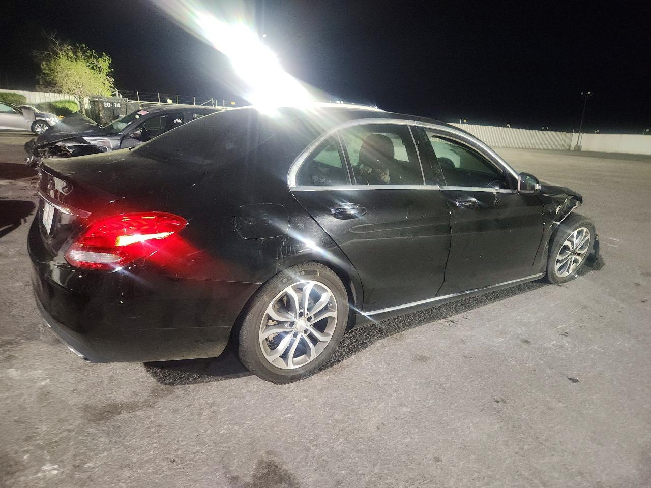 2015 Mercedes-Benz C 300 - zdjęcie 3