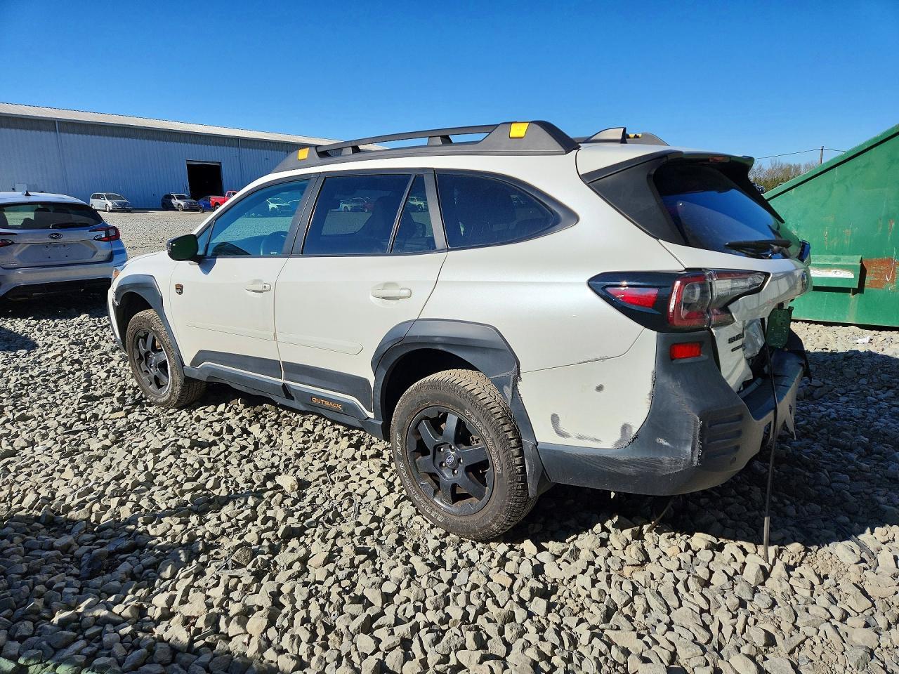 2022 Subaru Outback Wilderness - zdjęcie 2