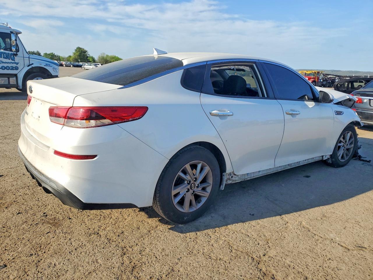 2020 Kia Optima Lx - zdjęcie 3