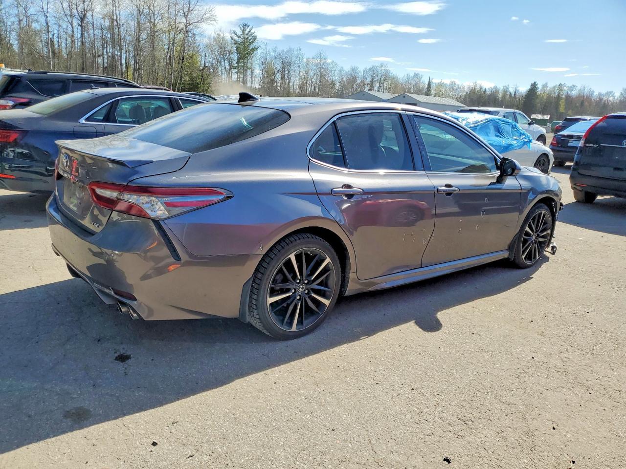 2018 Toyota Camry Xse - zdjęcie 3