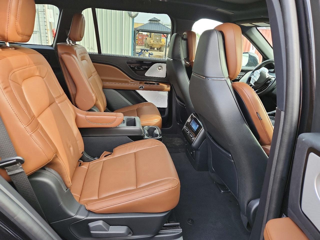 2023 Lincoln Aviator Reserve - zdjęcie 11