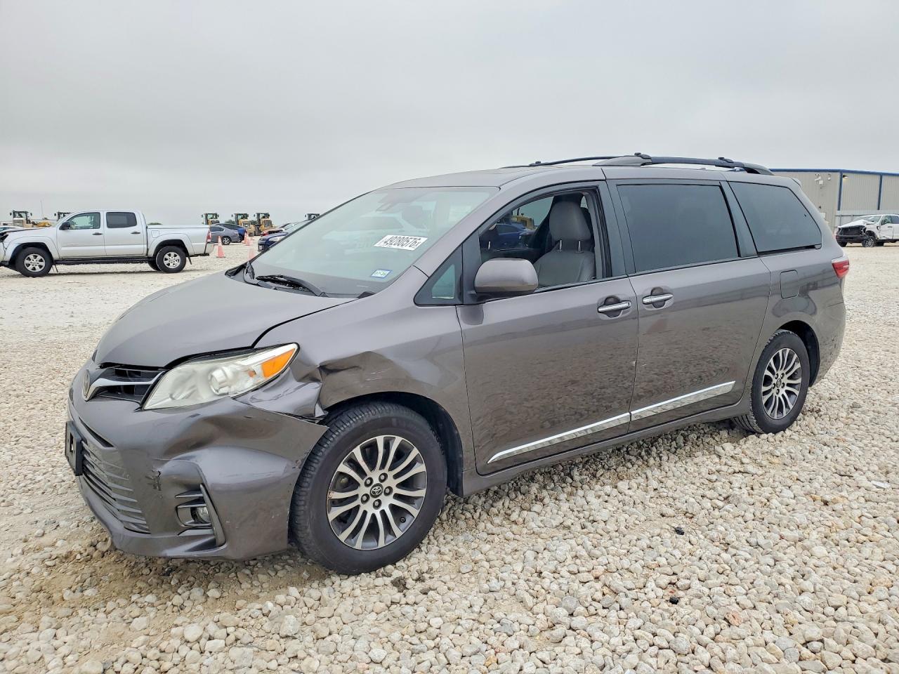 2018 Toyota Sienna Xle 8-Passenger - zdjęcie główne