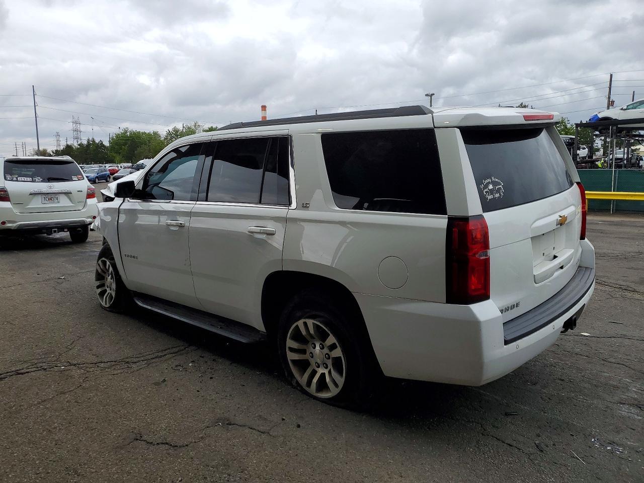 2016 Chevrolet Tahoe K1500 Ls - zdjęcie 2