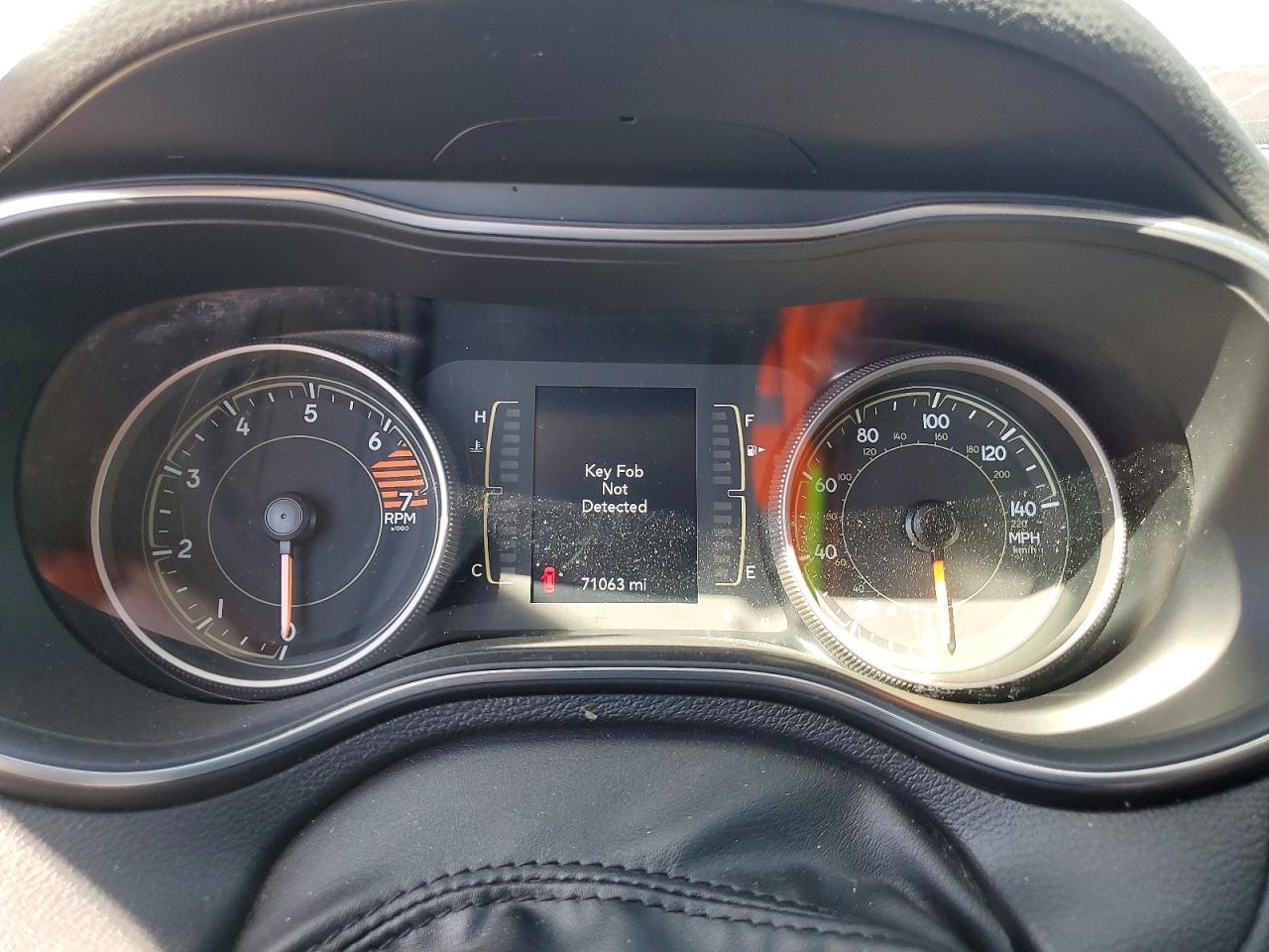 2019 Jeep Cherokee Latitude Plus - zdjęcie 9