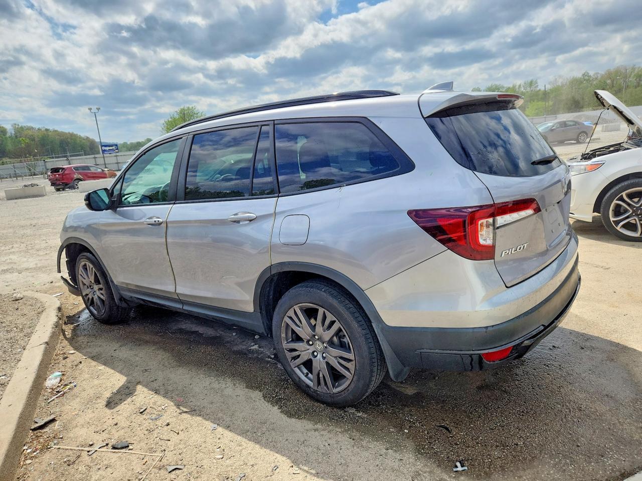 2022 Honda Pilot Sport - zdjęcie 2
