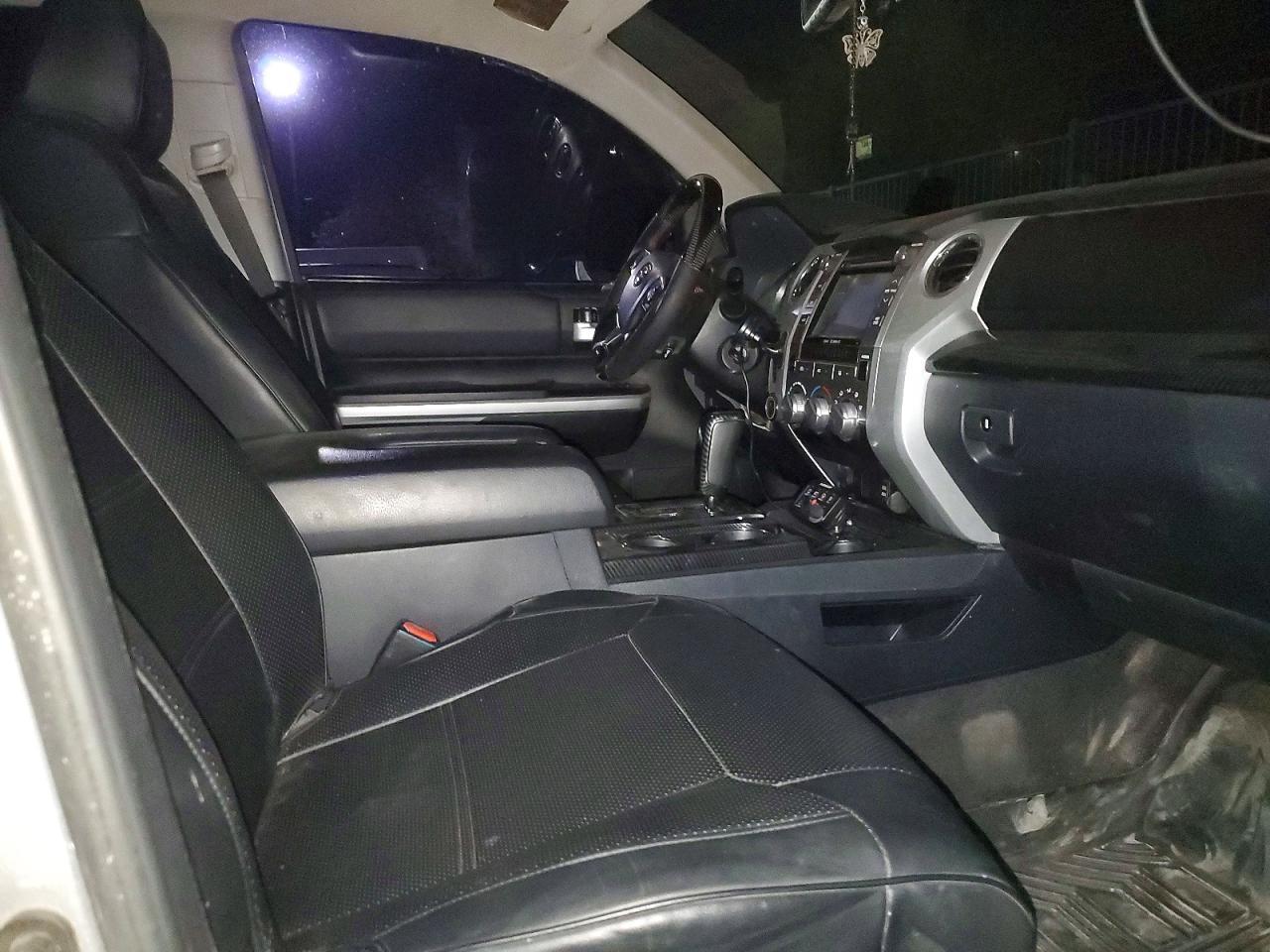 2017 Toyota Tundra Sr5 - zdjęcie 13