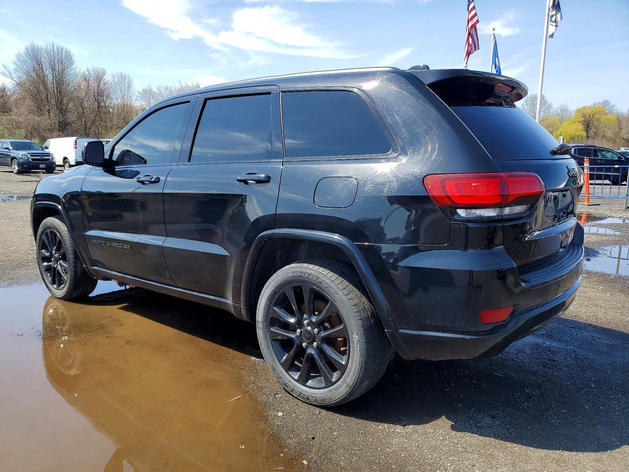 2018 Jeep Grand Cherokee Laredo - zdjęcie 2