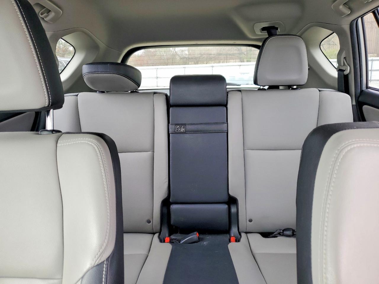 2016 Toyota Rav4 Hv Limited - zdjęcie 10