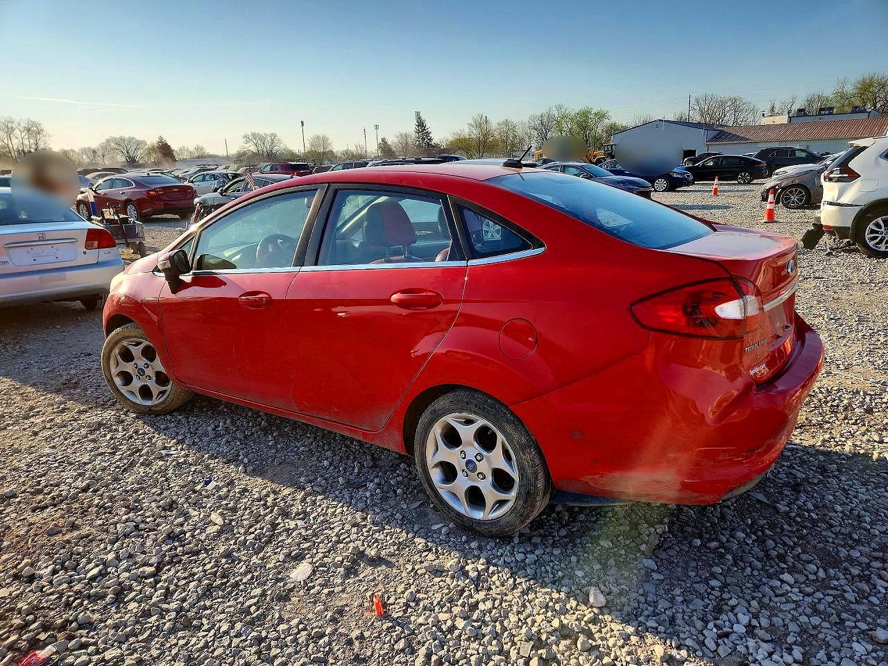 2013 Ford Fiesta Titanium - zdjęcie 2