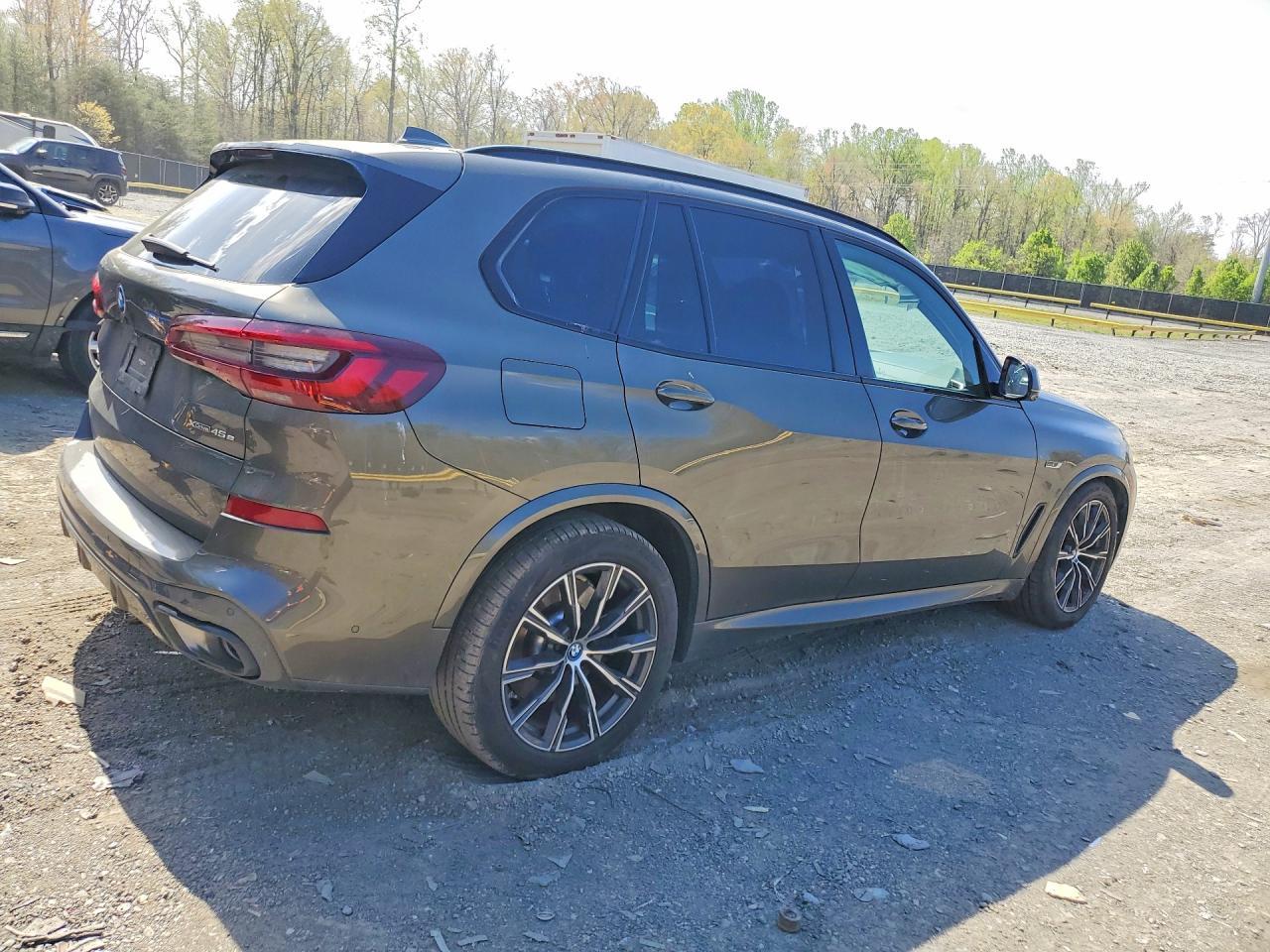 2023 BMW X5 xDrive45E - zdjęcie 3