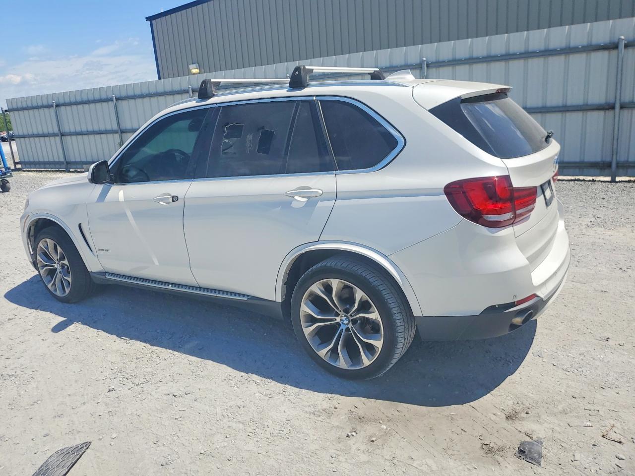 2015 BMW X5 xDrive35I - zdjęcie 2