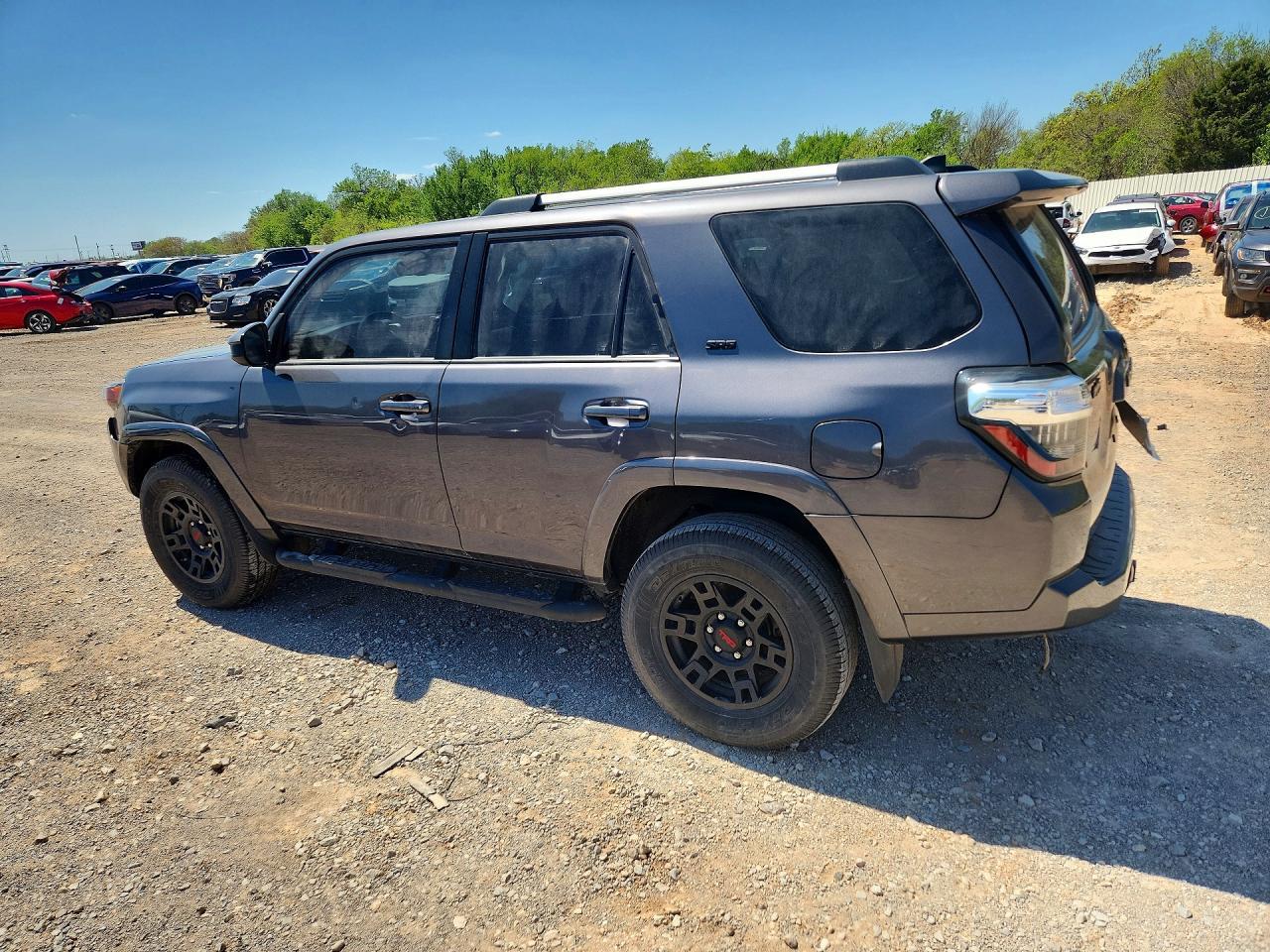 2021 Toyota 4Runner Sr5 - zdjęcie 2