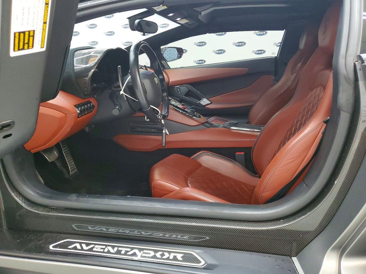 2019 Lamborghini Aventador S - zdjęcie 7