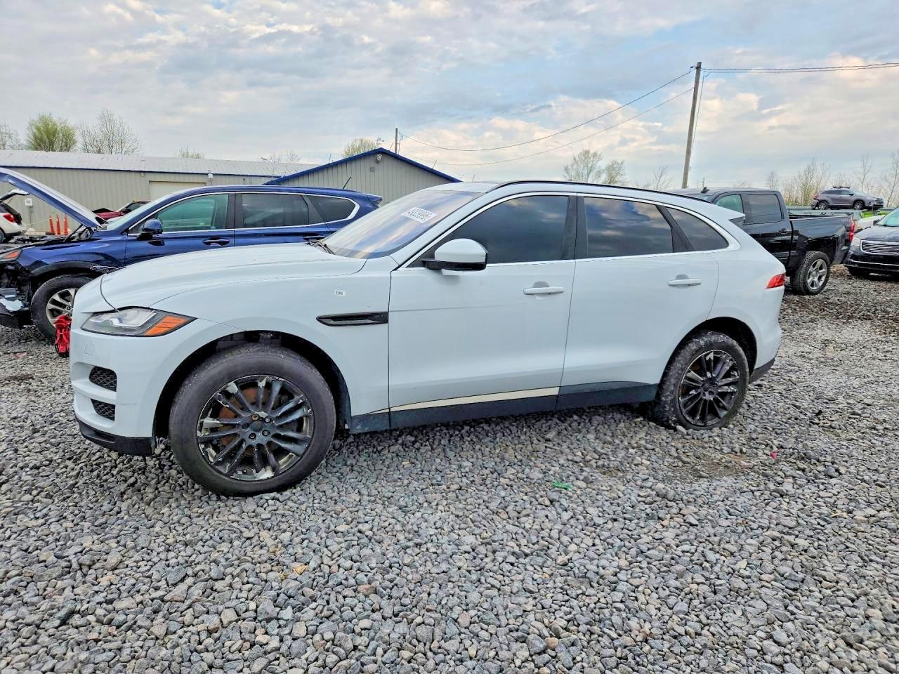 2017 Jaguar F-Pace Prestige - zdjęcie główne