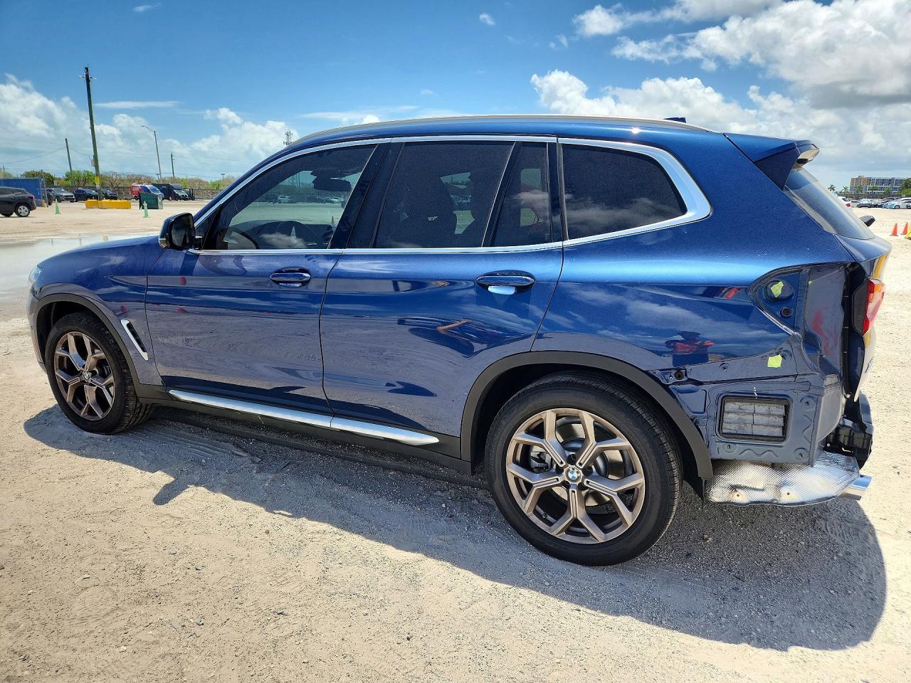 2021 BMW X3 xDrive30I - zdjęcie 2