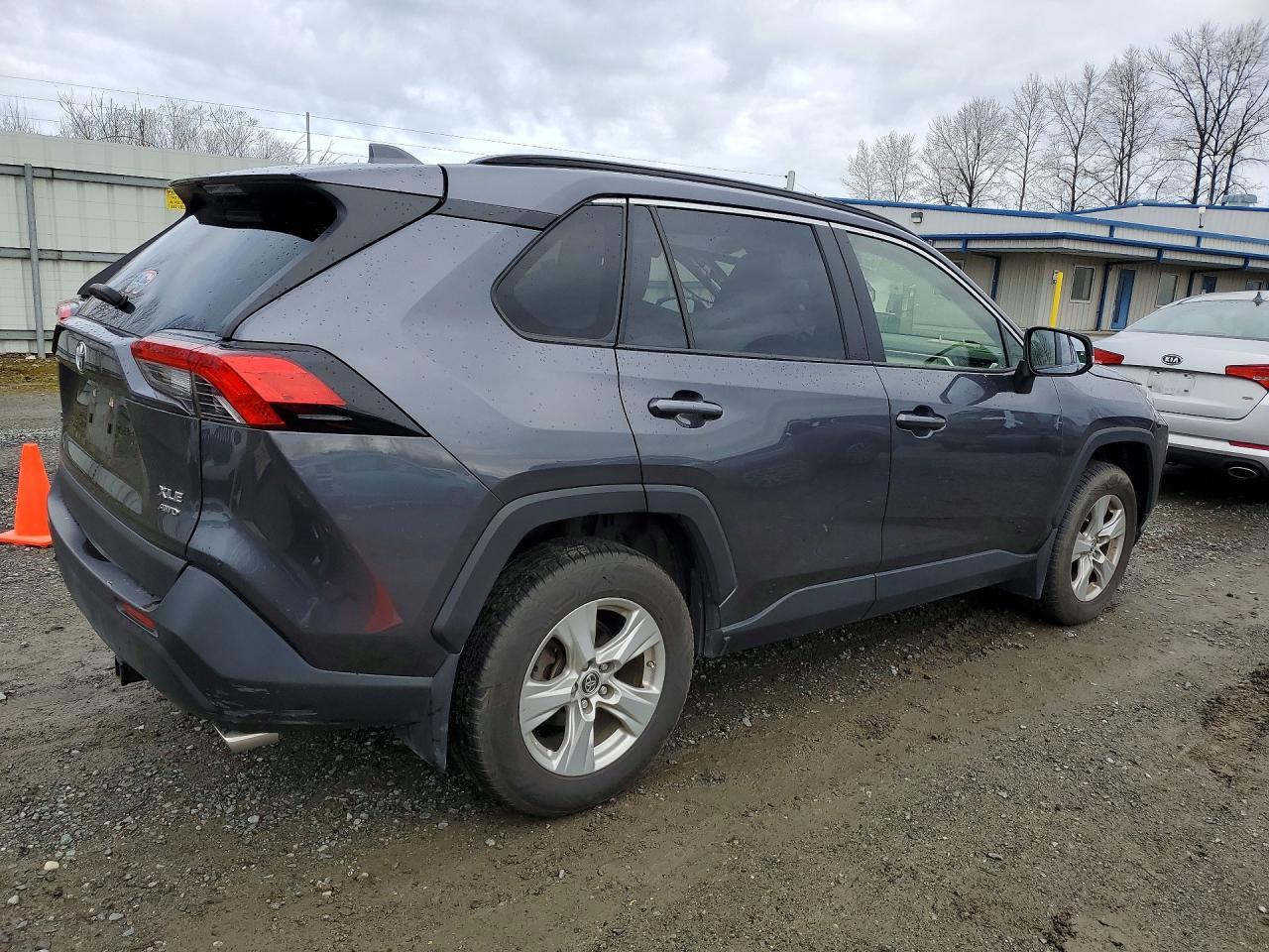 2019 Toyota Rav4 Xle - zdjęcie 3
