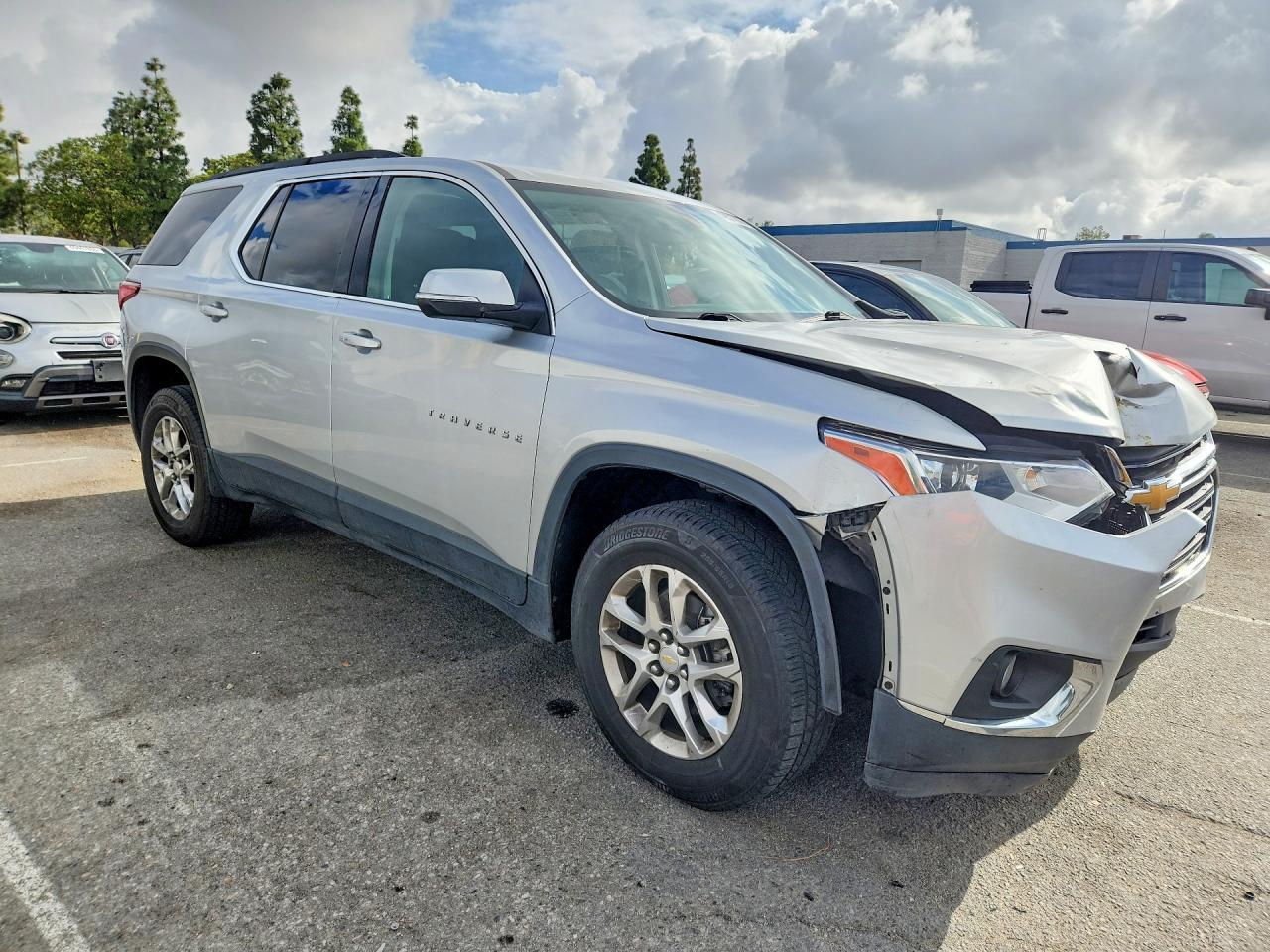 2021 Chevrolet Traverse Lt - zdjęcie 4