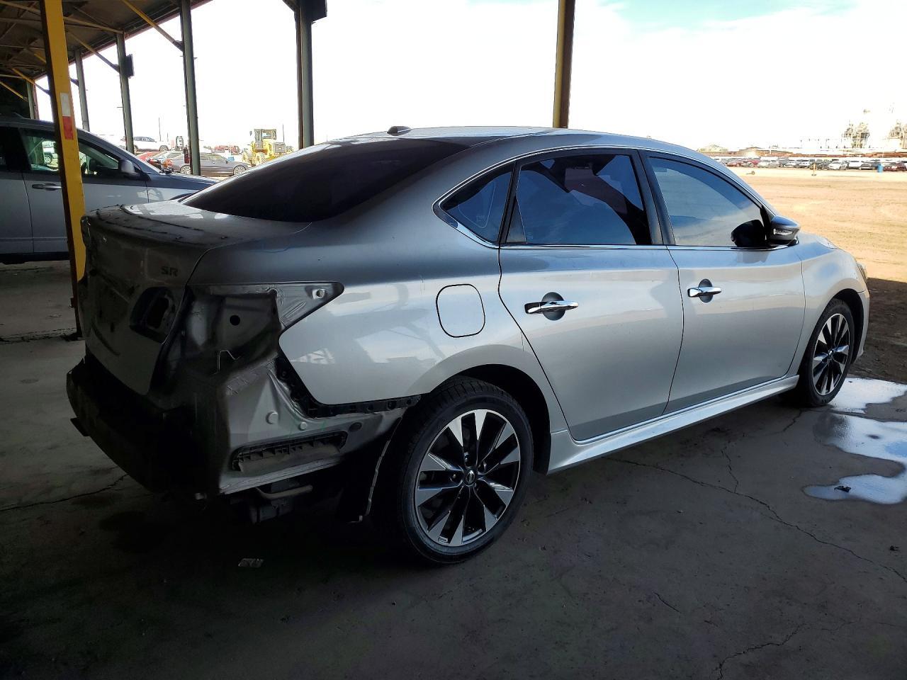 2016 Nissan Sentra Sr - zdjęcie 3