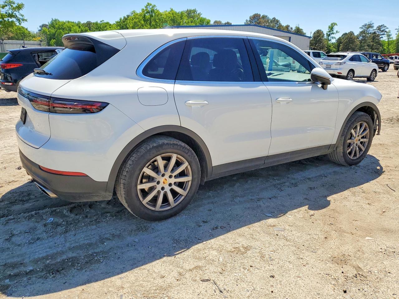 2022 Porsche Cayenne - zdjęcie 3