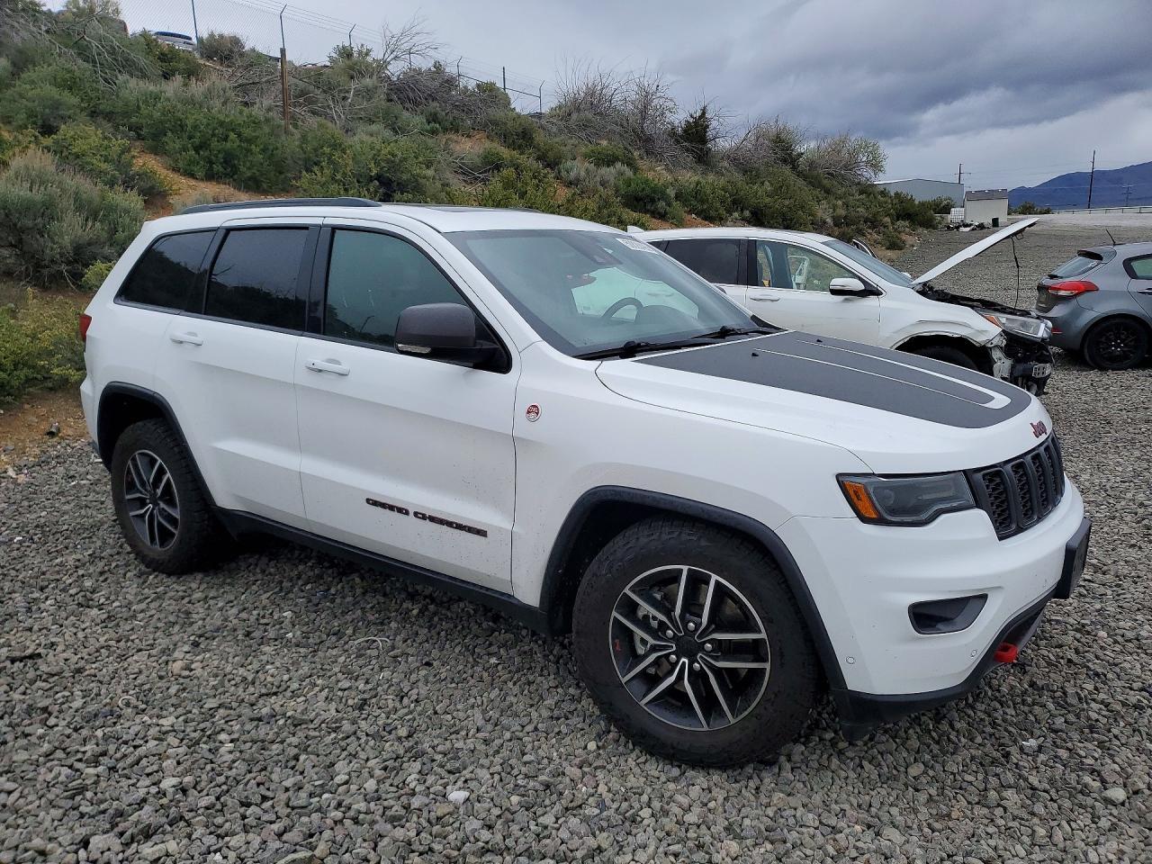 2021 Jeep Grand Cherokee Trailhawk - zdjęcie 4